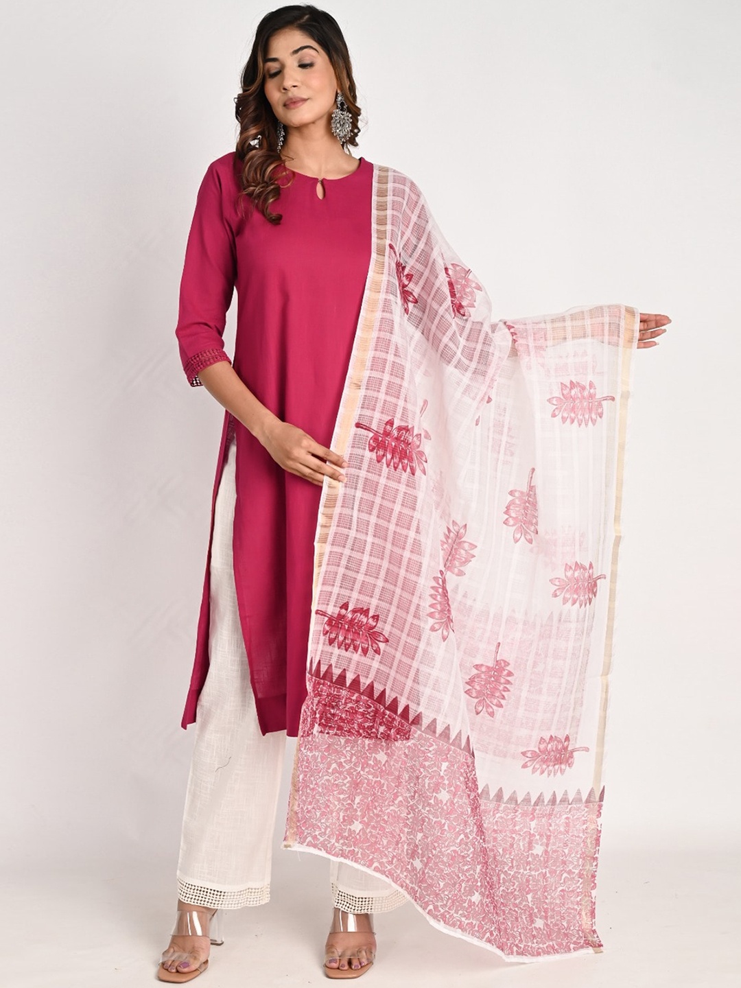 

Do Dhaage Woven Design Round Neck Kurta with Trousers & Dupatta, Purple