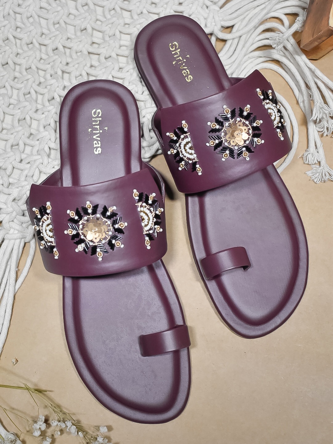 

SHRIVAS BY ARCHITA MEHTA DAISYM Ethnic Embellished One Toe Flats, Purple