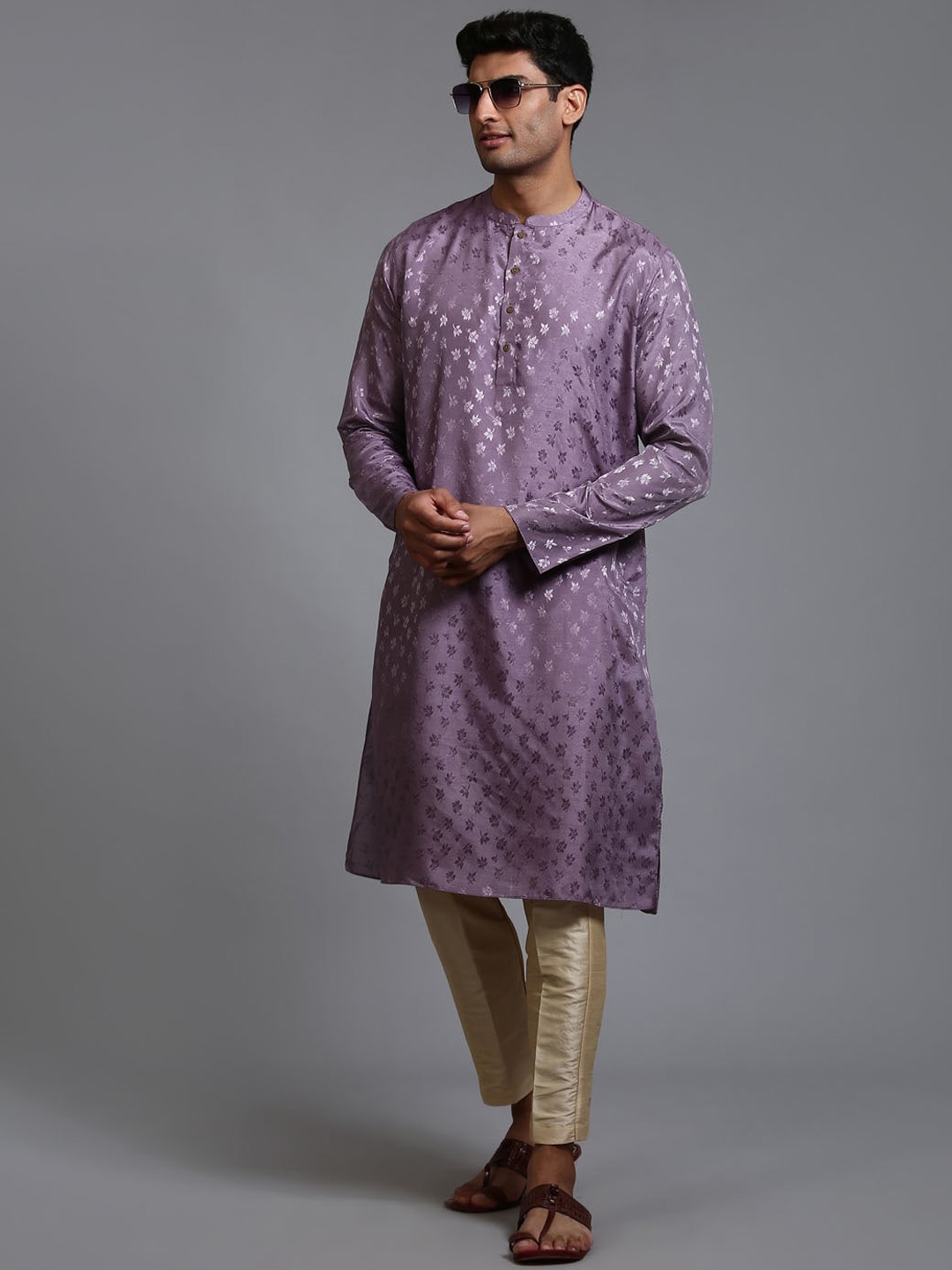 

VASTRAMAY Floral Printed Straight Kurta With Trousers, Purple