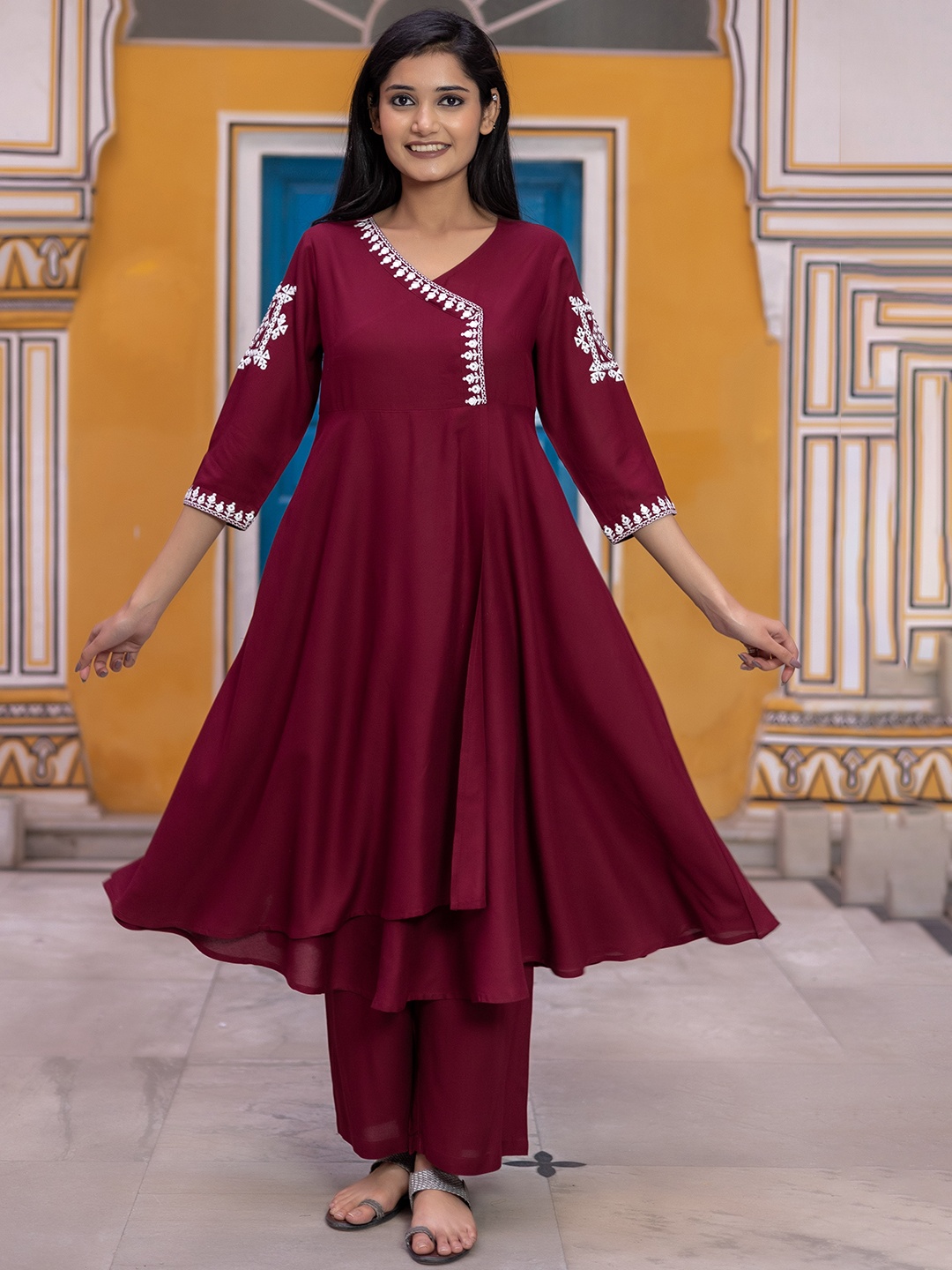 

KASYA Thread Work Kurta with Palazzos, Maroon