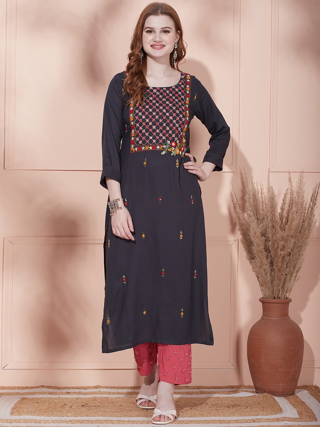 

FASHOR Ethnic Motifs Embroidered Straight Kurta, Charcoal