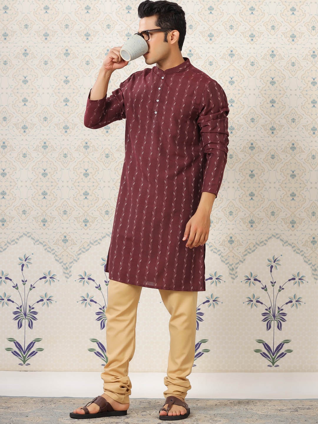 

Ode by House of Pataudi Ethnic Motifs Printed Mandarin Collar Regular Kurta with Churidar, Maroon