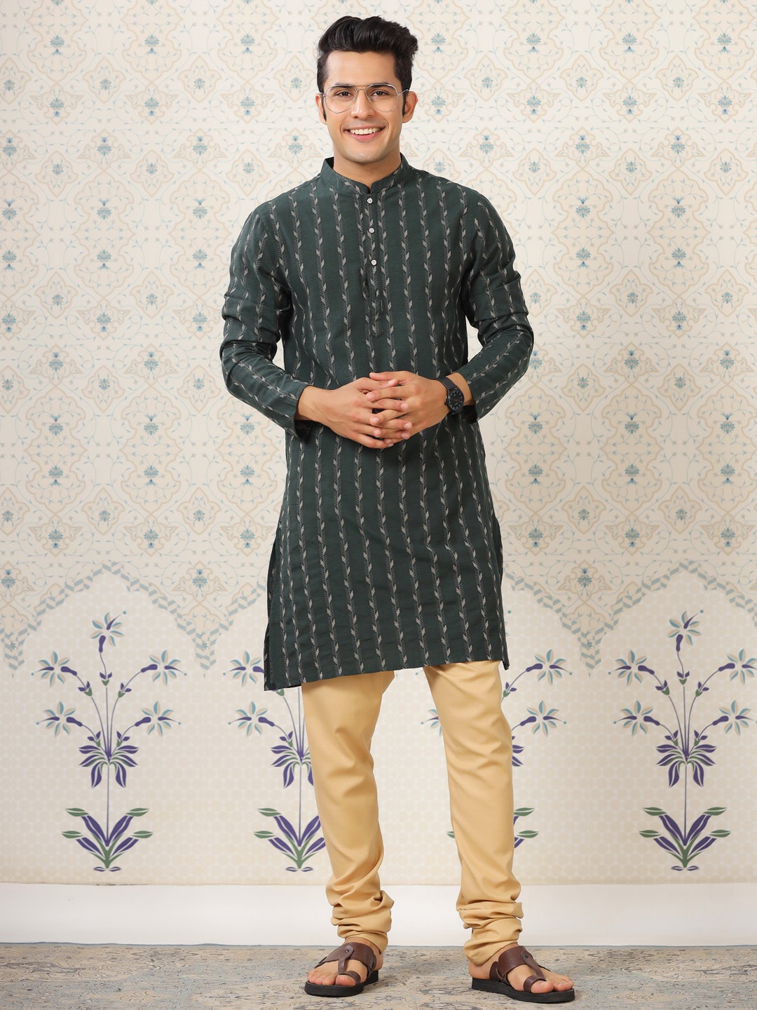

Ode by House of Pataudi Ethnic Motifs Printed Mandarin Collar Regular Kurta with Churidar, Green