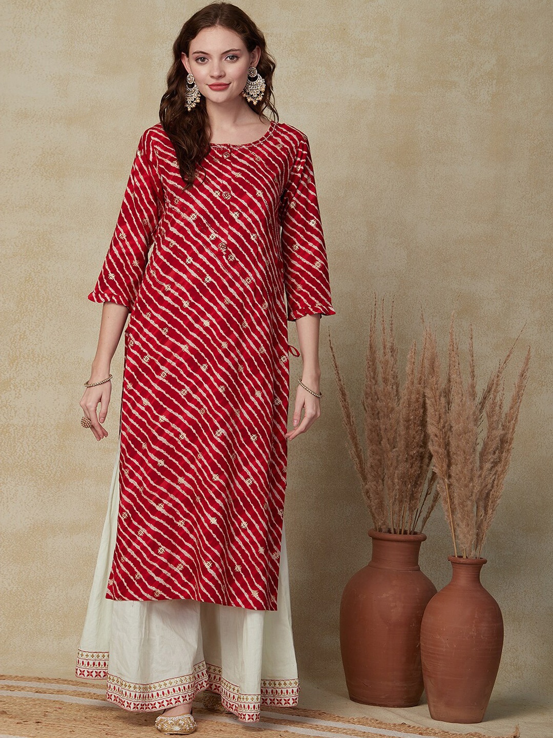 

FASHOR Leheriya Printed Beads and Stones Detail Straight Kurta, Red