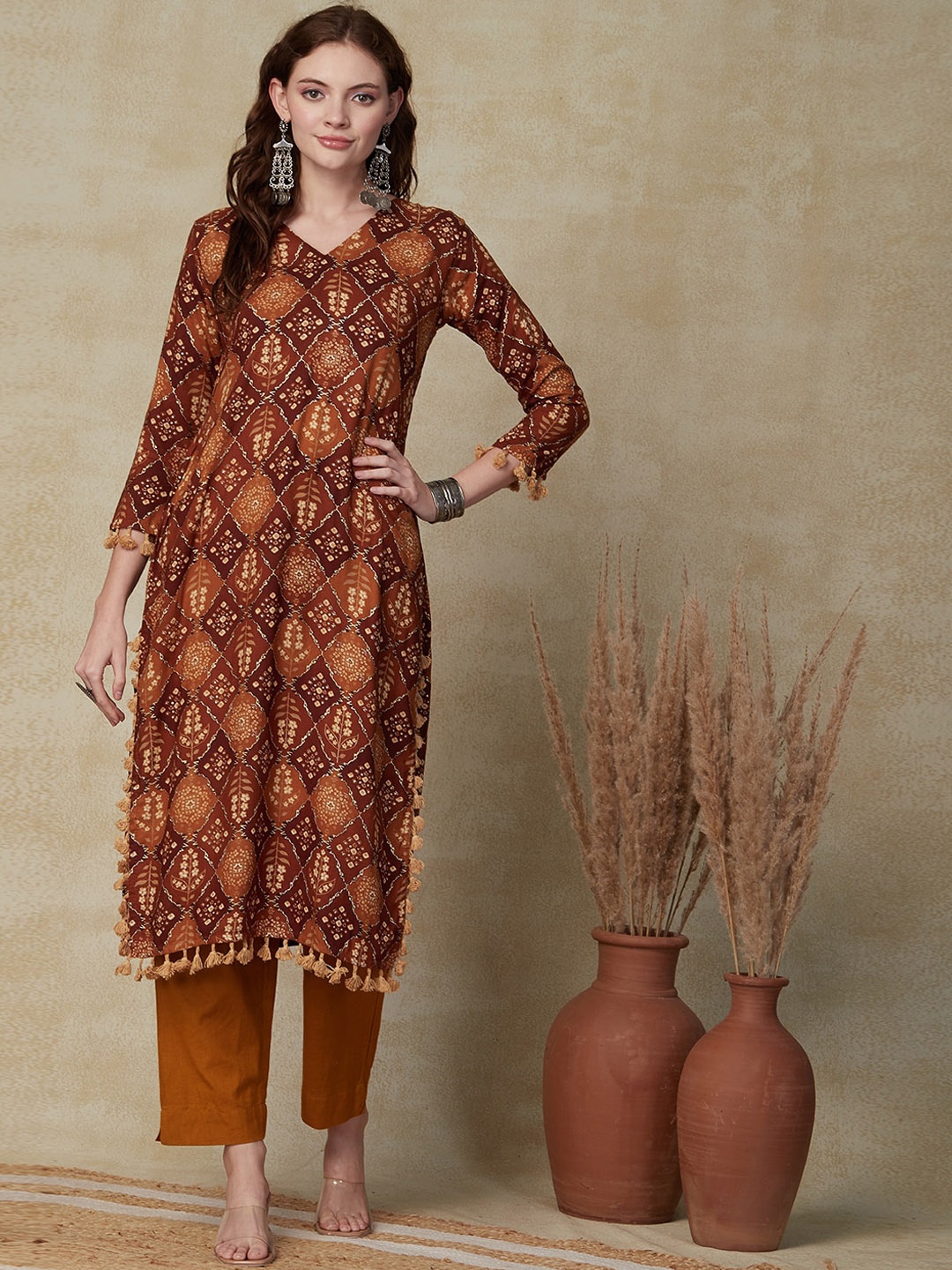 

FASHOR Ethnic Motifs Printed V-Neck Straight Kurta, Brown