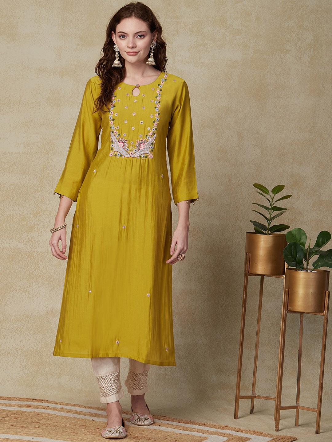 

FASHOR Ethnic Motifs Embroidered Keyhole Neck Silk Straight Kurta, Mustard