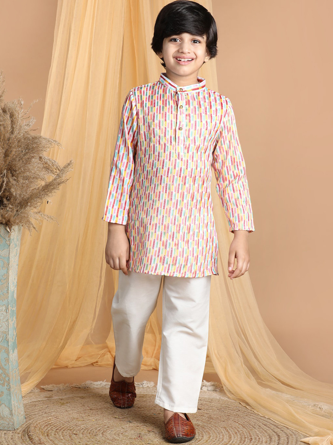 

Cutiekins Boys Geometric Printed Mnadarin Collar Regular Kurta with Pyjamas, White