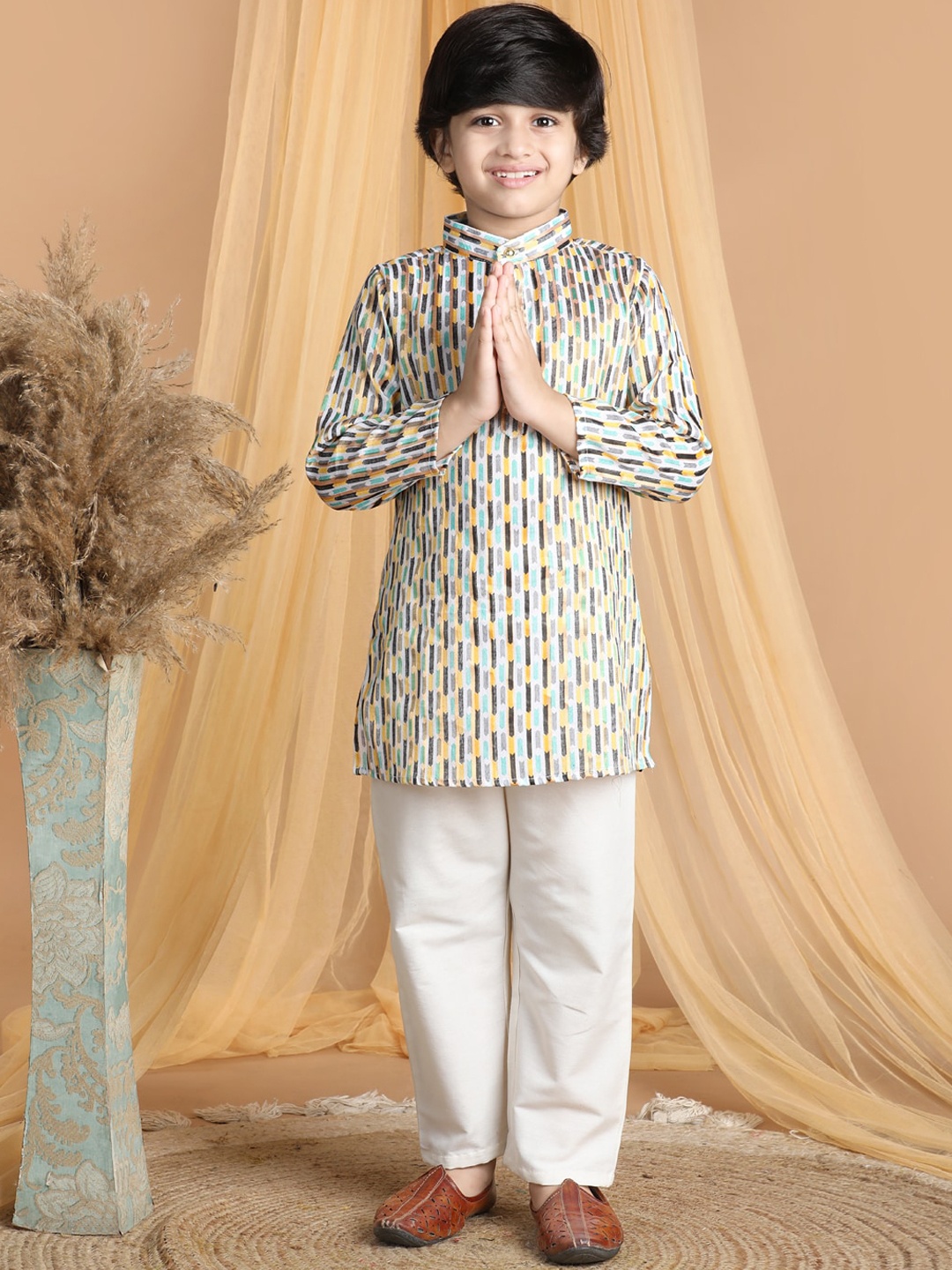 

Cutiekins Boys Geometric Printed Mandarin Collar Regular Kurta with Pyjamas, Green