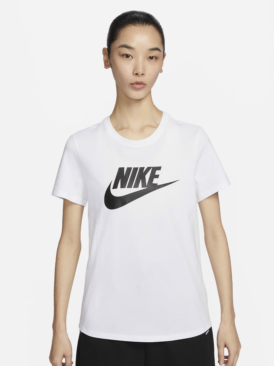 

Nike Sportswear Essentials Logo T-Shirt, White