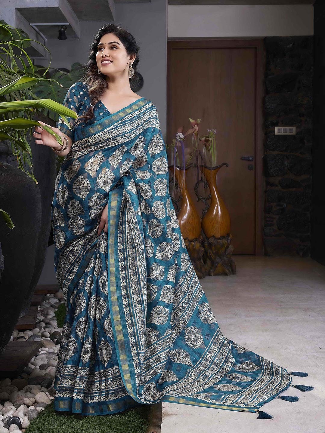 

MIRCHI FASHION Blue & White Ethnic Motifs Zari Block Printed Saree