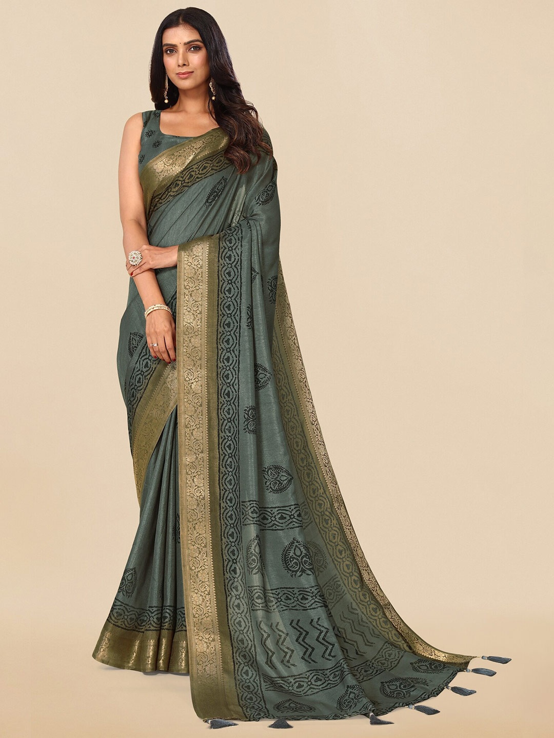 

MIRCHI FASHION Grey & Gold-Toned Ethnic Motifs Printed Zari Block Print Saree