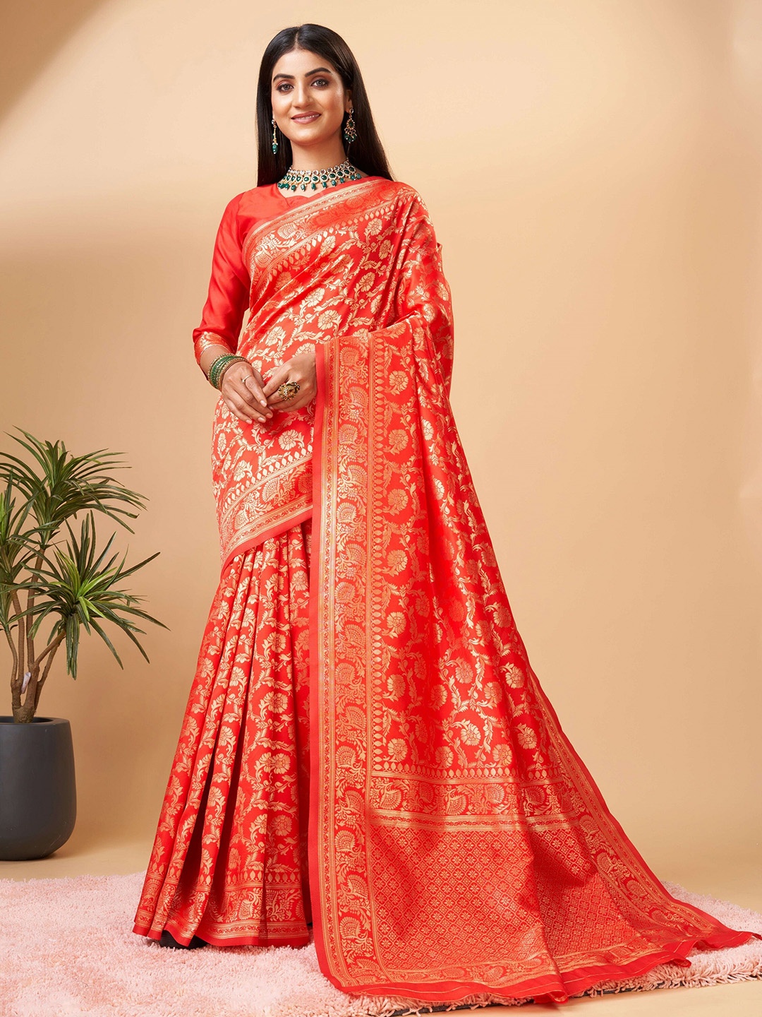 

PHEASANT Red & Gold-Toned Woven Design Zari Silk Blend Banarasi Saree