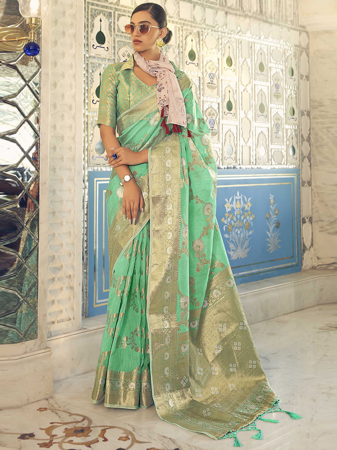 

Mitera Sea Green & Gold-Toned Woven Design Zari Pure Linen Banarasi Saree