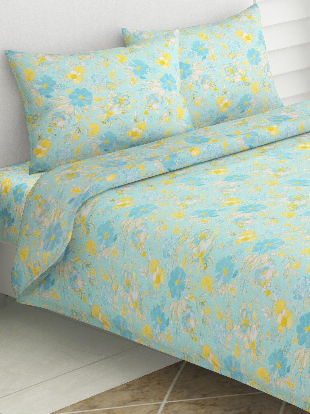 

haus & kinder Yellow & Green Printed Cotton 120 TC King Bedsheet with 2 Pillow Covers