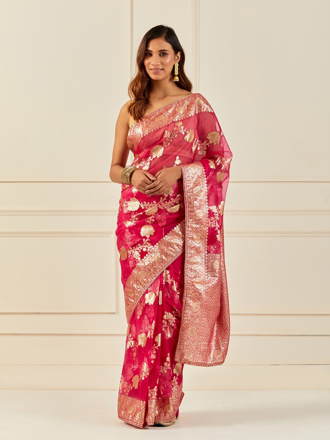 

Geroo Jaipur Floral Woven Design Zari Organza Banarasi Saree, Magenta