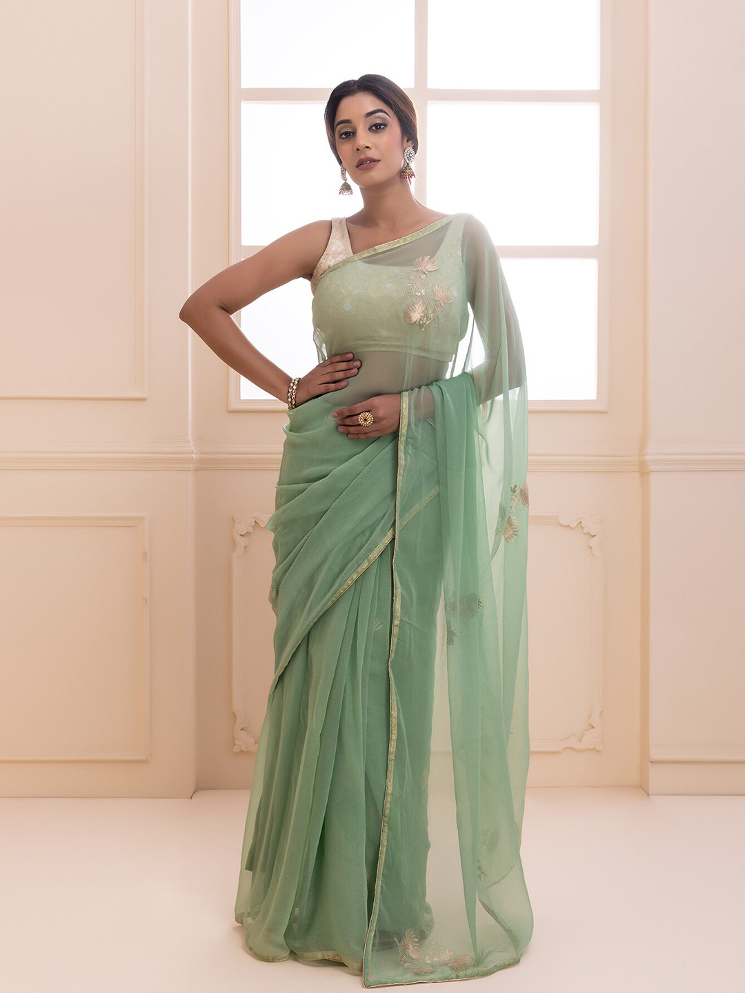 

Geroo Jaipur Floral Embroidered Aari Work Pure Chiffon Saree, Green