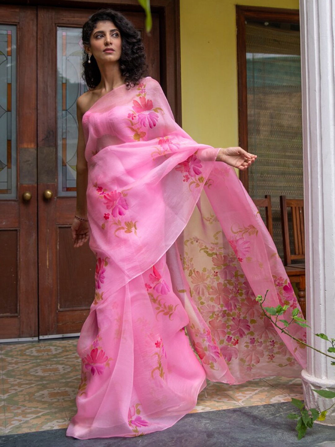 

Geroo Jaipur Floral Printed Organza Saree, Pink
