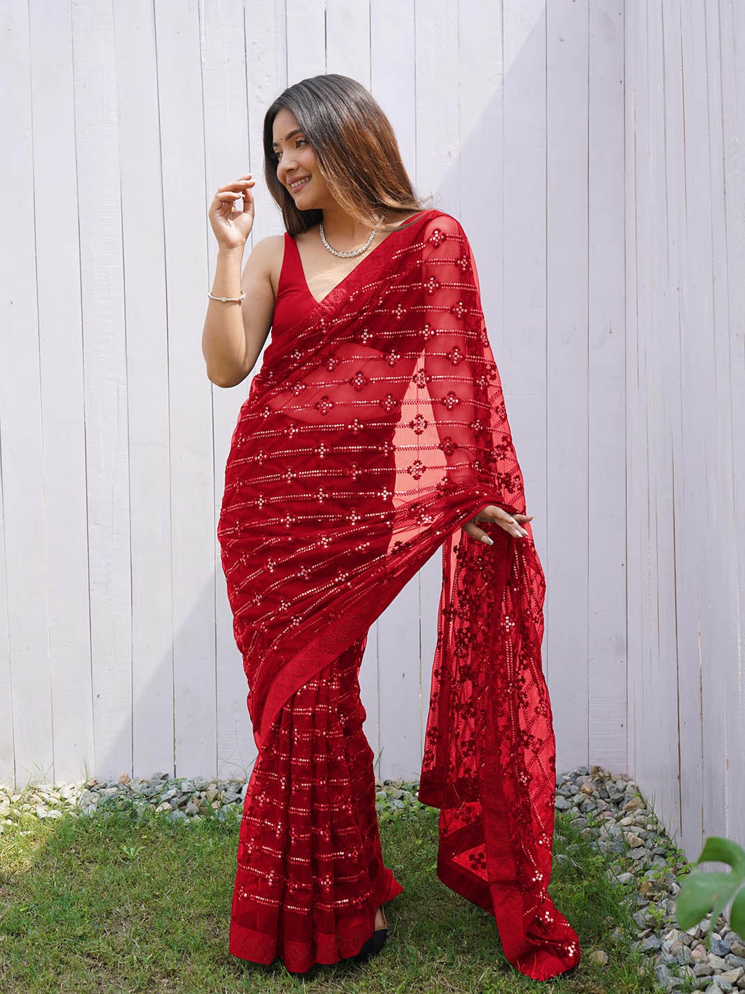 

VEECHIS Floral Embroidered Sequinned Organza Saree, Red