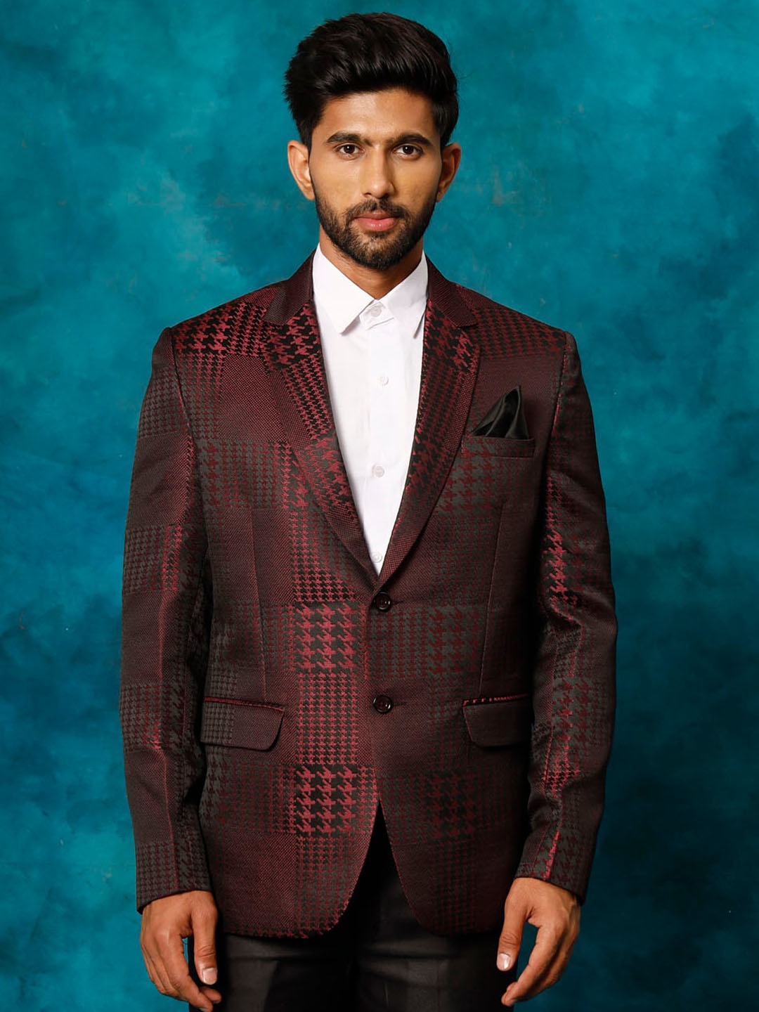 

VASTRAMAY Self-Design Slim-Fit Single-Breasted Blazers, Maroon