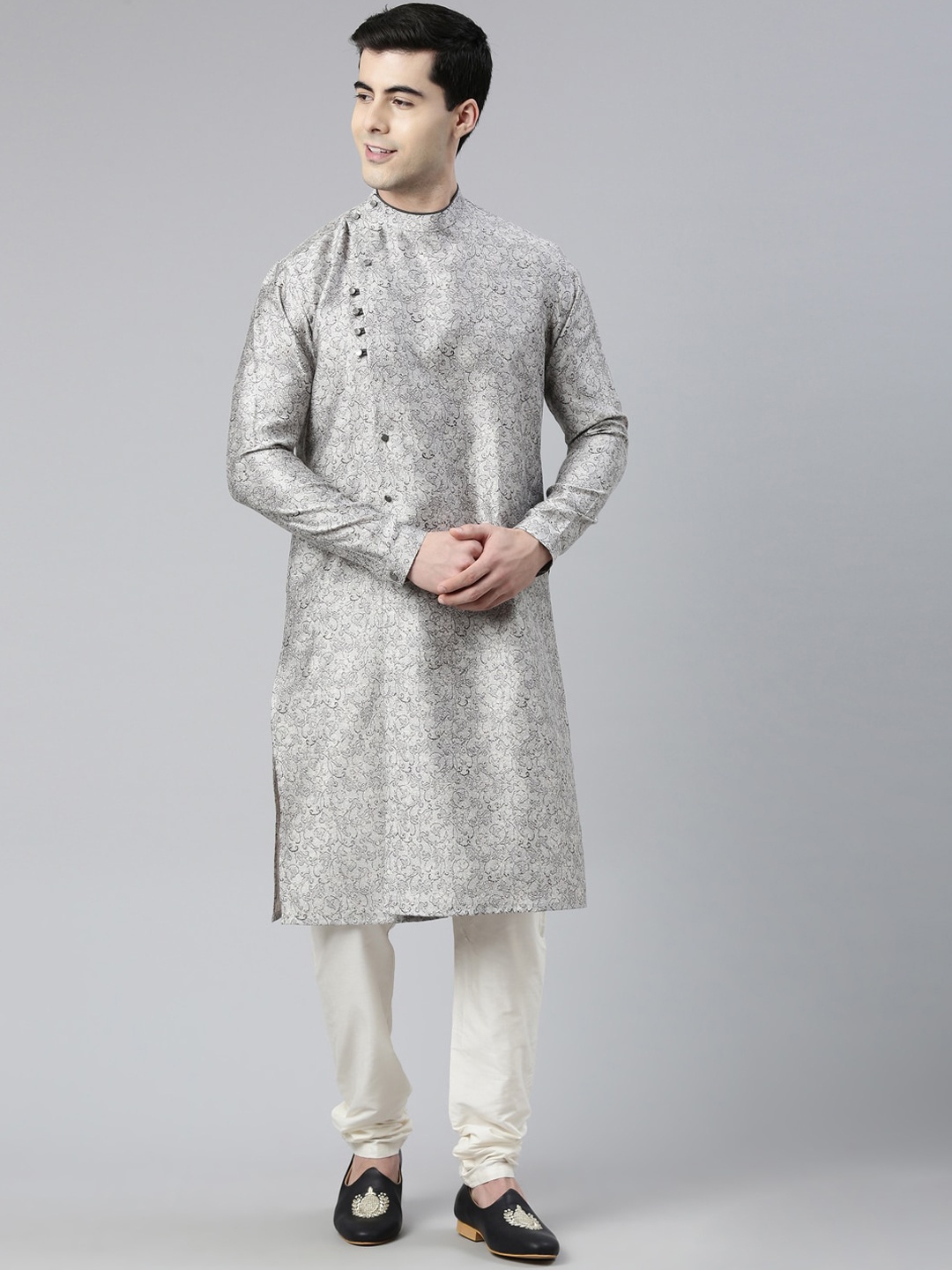 

TheEthnic.Co Floral Printed Mandarin Collar Kurta, Grey