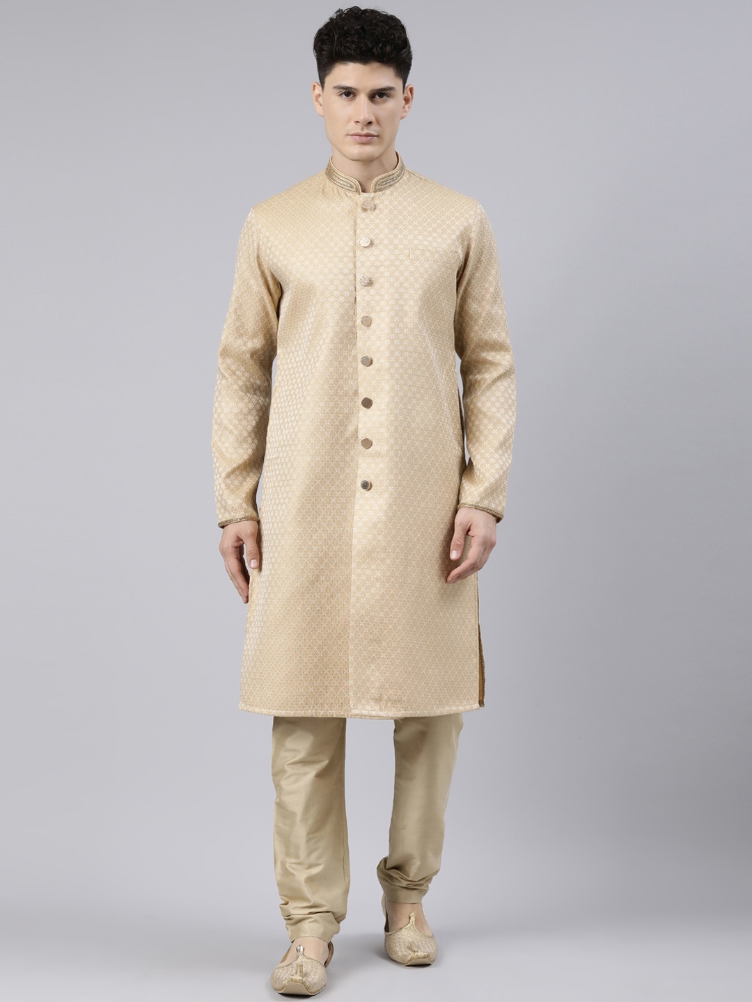 

TheEthnic.Co Woven Design Mandarin Collar Kurta, Gold