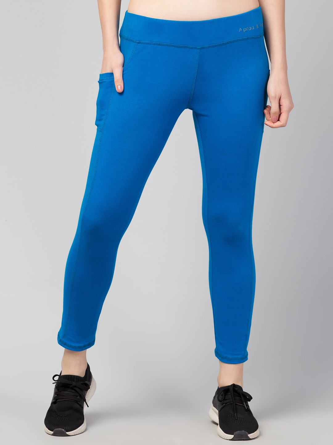 

Apraa & Parma Women Cropped Tights With Pockets, Blue