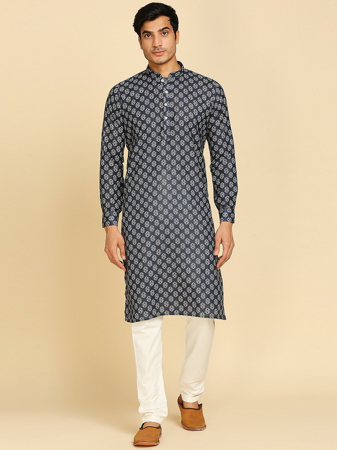 

RAJUBHAI HARGOVINDAS Ethnic Motifs Printed Mandarin Collar Cotton Straight Kurta, Navy blue