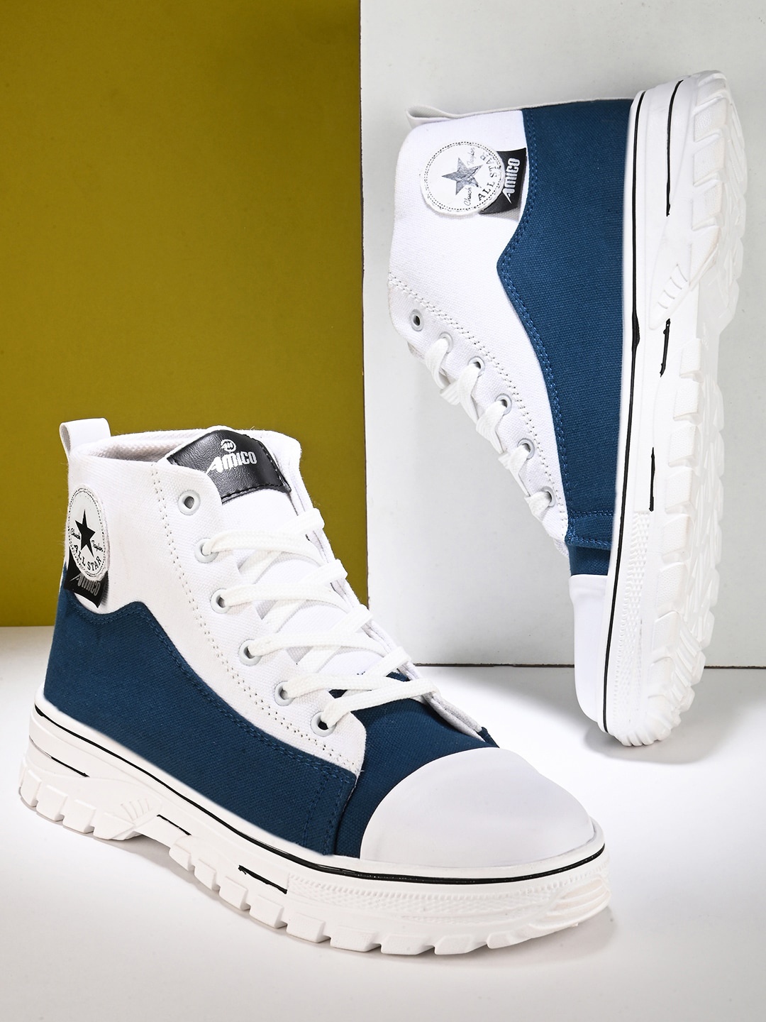 

AMICO Men Colourblocked Sneakers, White