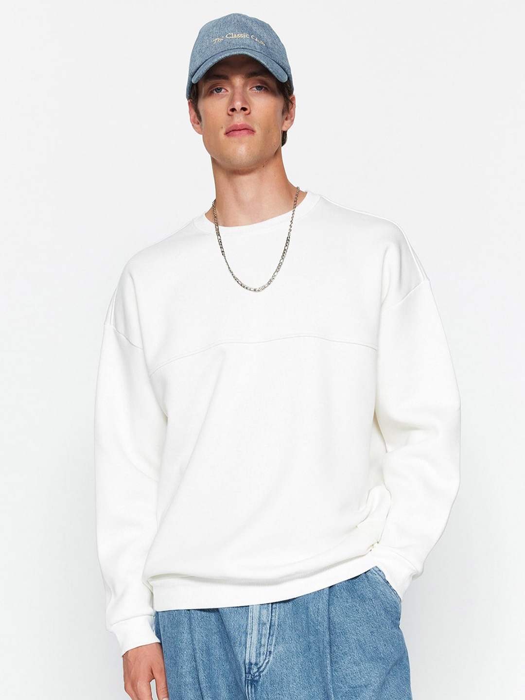 

Trendyol Round Neck Sweatshirt, White