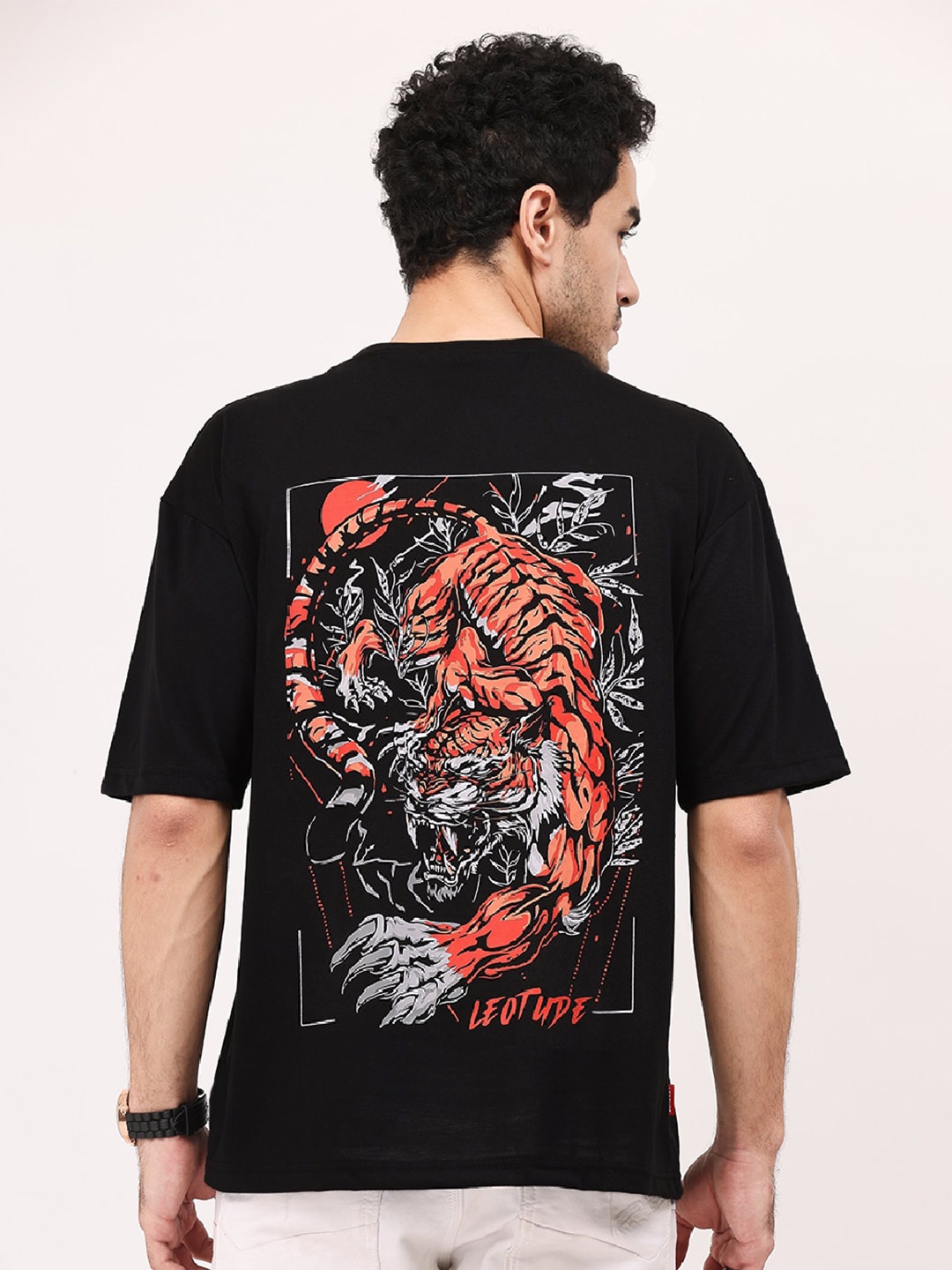 

Leotude Graphic Printed Drop-Shoulder Sleeves Oversized Fit Casual T-shirt, Black
