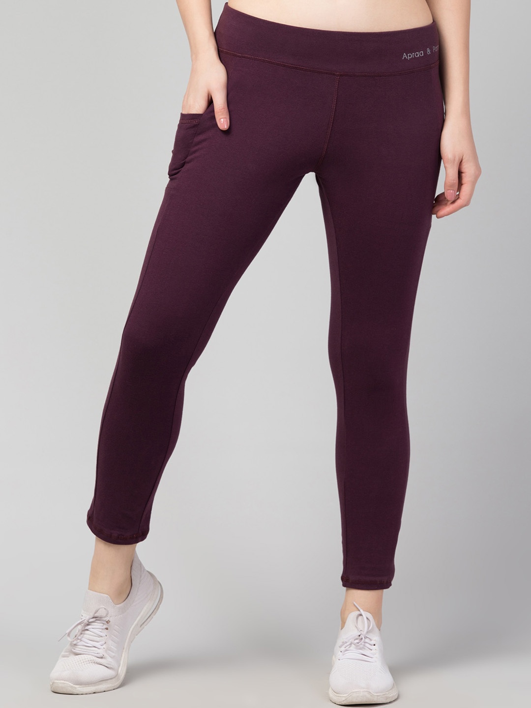 

Apraa & Parma Women Cropped Tights With Pockets, Purple