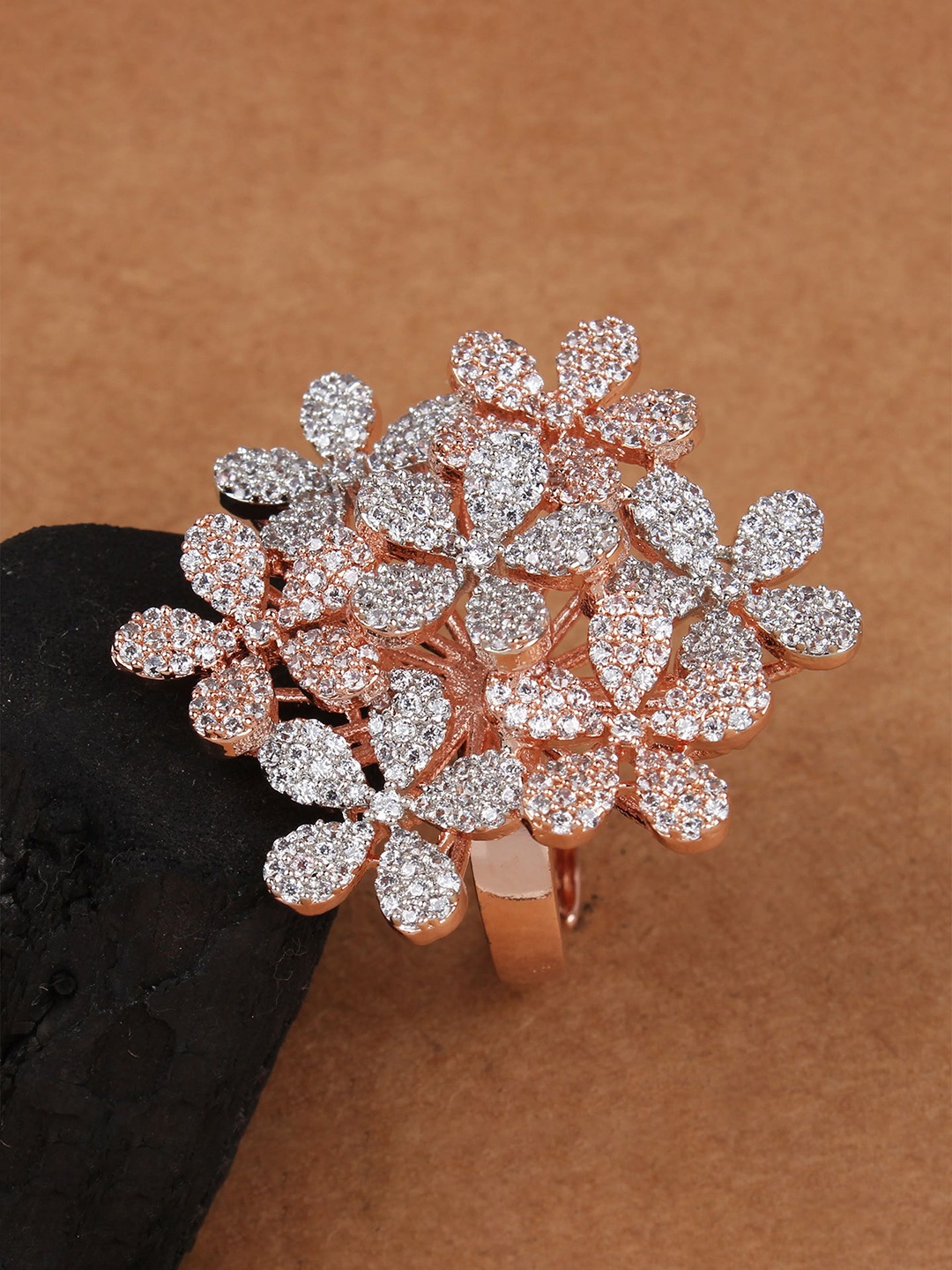 

Mirana Rose Gold Plated Finger Ring