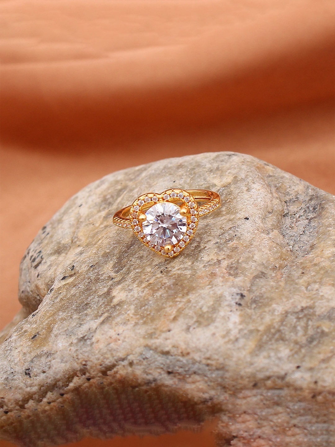 

Mirana Gold Plated Finger Ring