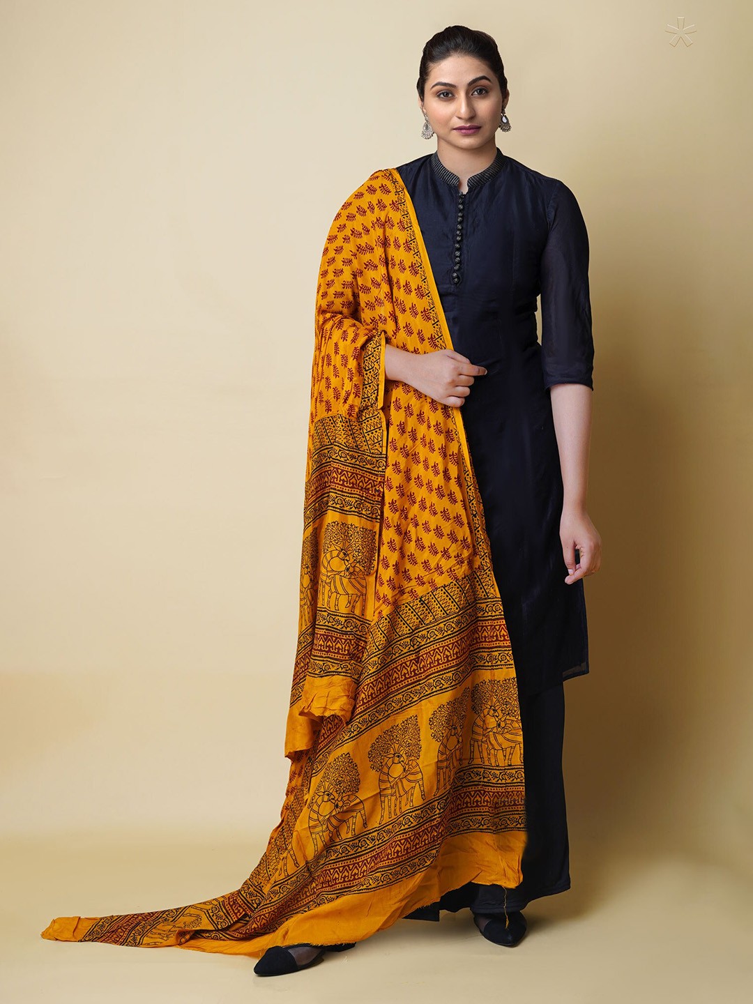 

Unnati Silks Ethnic Motifs Printed Dupatta, Yellow