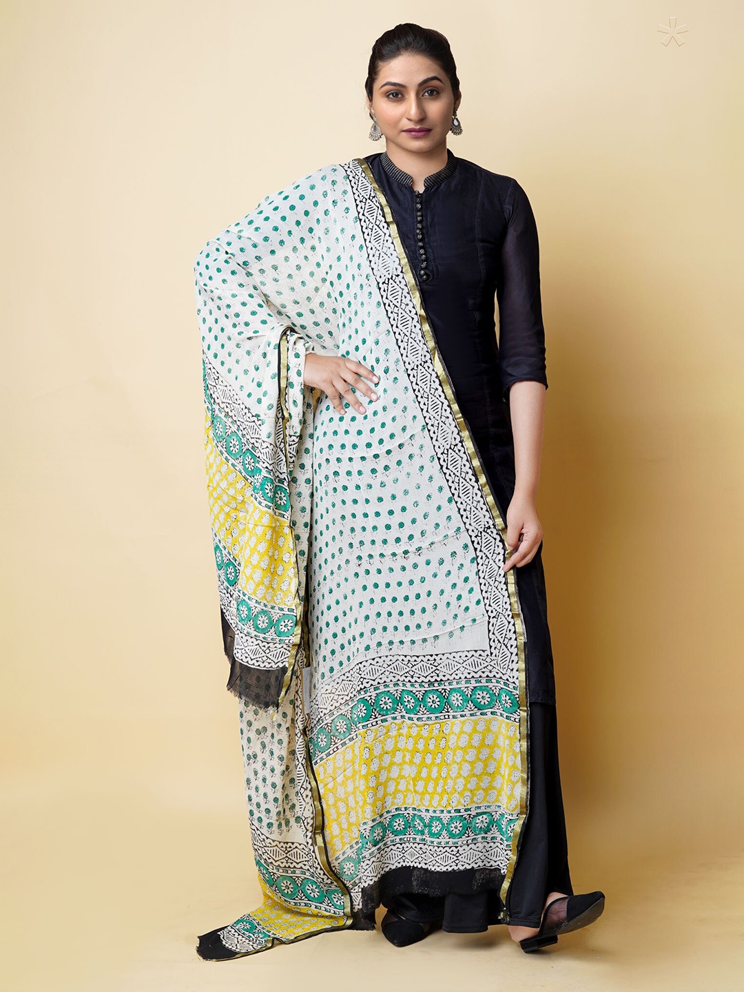 

Unnati Silks Batik Printed Chiffon Dupatta, Off white