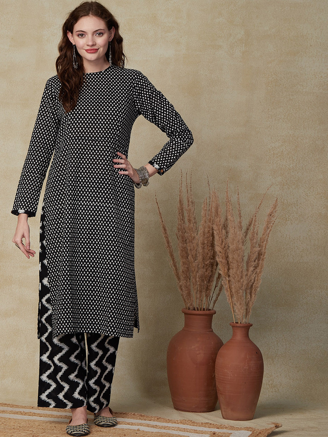 

FASHOR Ethnic Motifs Printed Round Neck Pure Cotton Kurta with Palazzos, Black