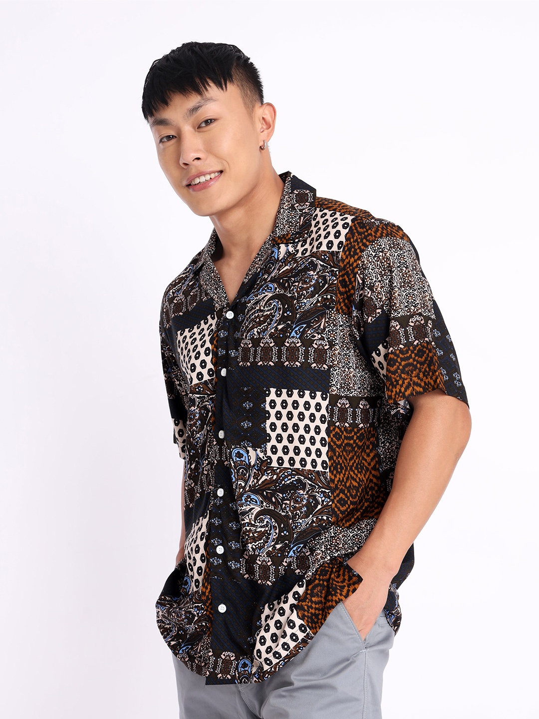 

Beyoung Spread Collar Relaxed Abstract Printed Casual Cotton Shirt, Black