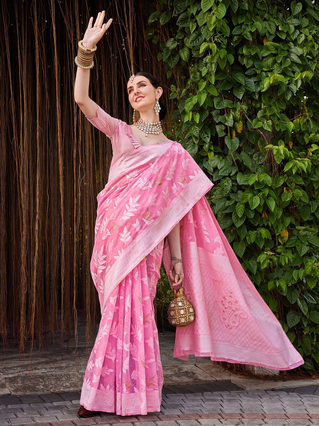 

KALINI Floral Woven Design Zari Detail Saree, Pink