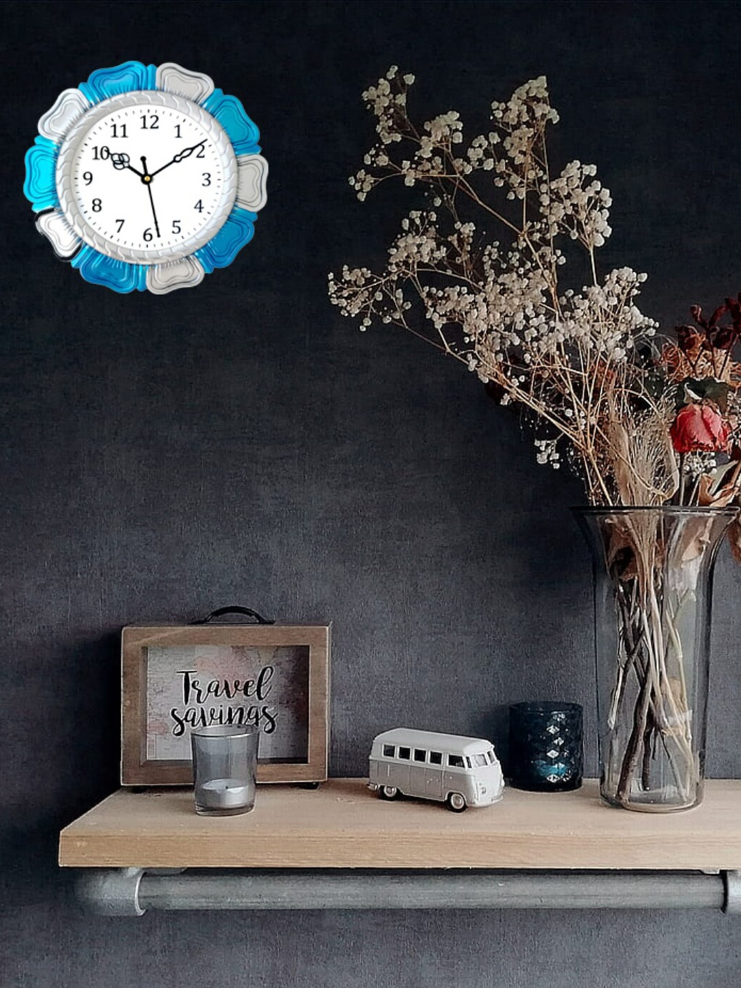 

Grabbasket Blue & White Textured Floral Contemporary Analogue Wall Clock