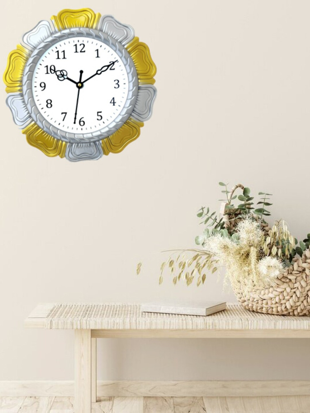 

Grabbasket Yellow & Black Textured Floral Contemporary Analogue Wall Clock