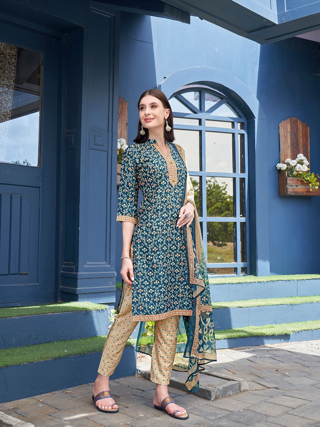 

Anouk Ethnic Motifs Printed Straight Kurta With Trousers & Dupatta, Teal