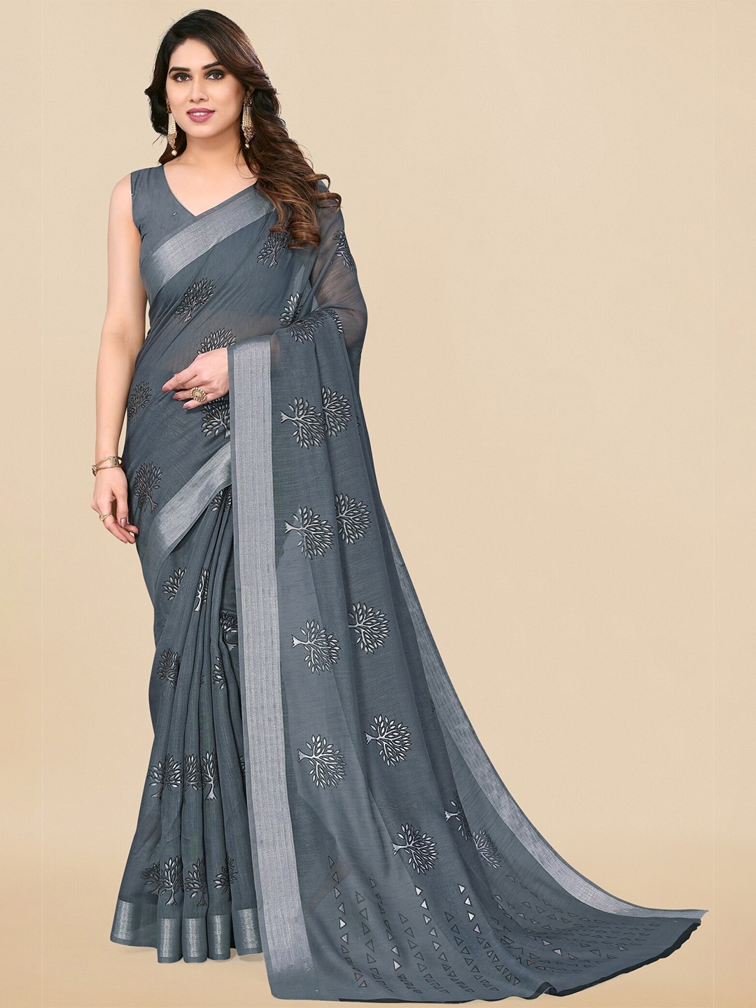 

MIRCHI FASHION Grey & Black Ethnic Motifs Printed Zari Block Print Saree