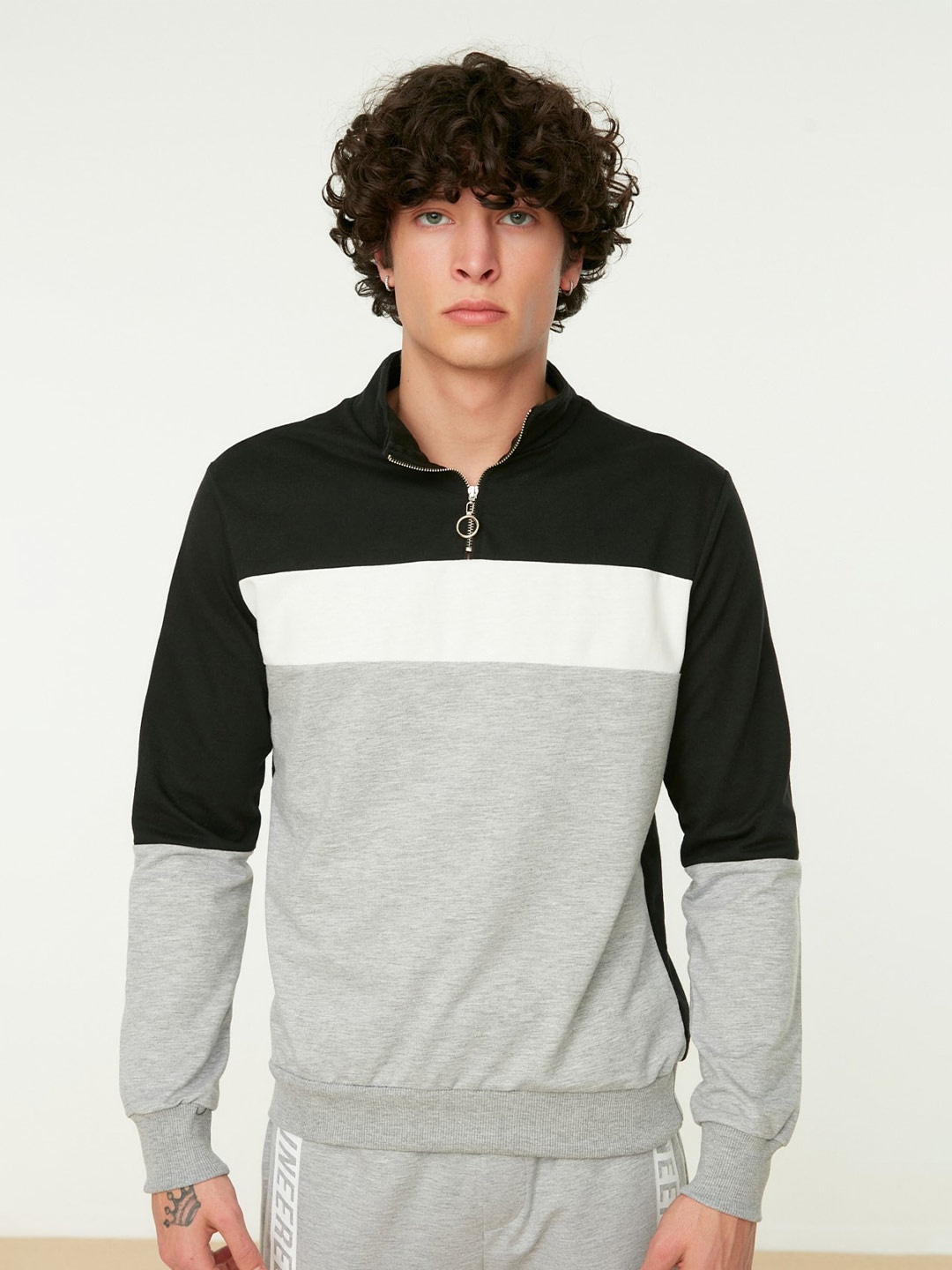 

Trendyol Colourblocked Shirt Collar Pullover Sweatshirt, Black
