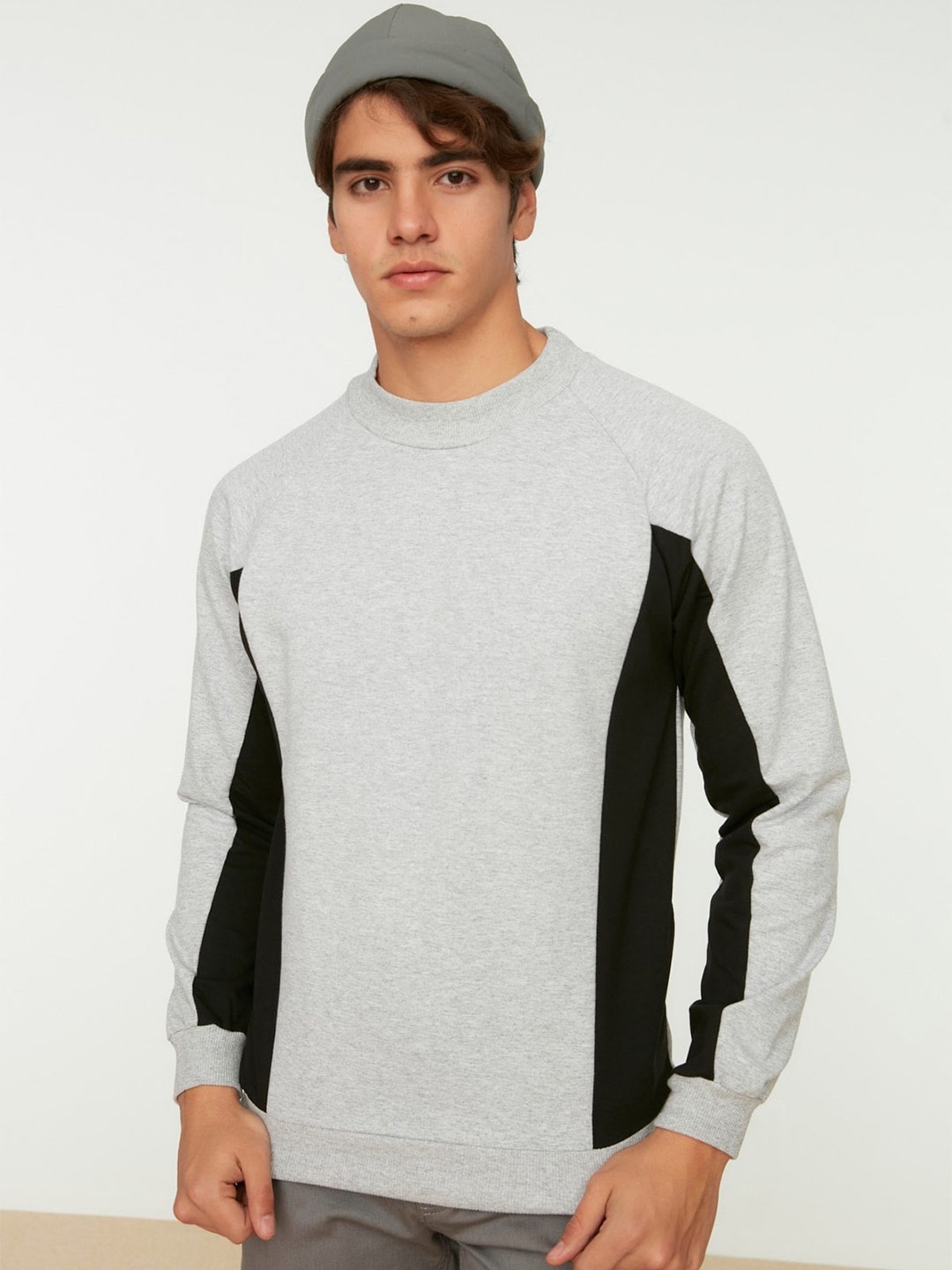 

Trendyol Round Neck Pullover Sweatshirt, Grey