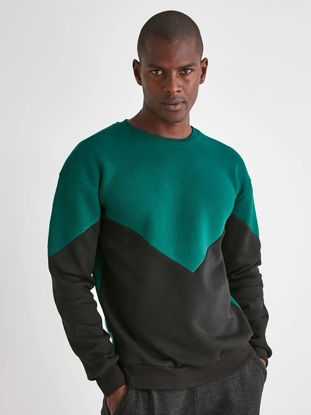 

Trendyol Colourblocked Round Neck Pullover Sweatshirt, Green