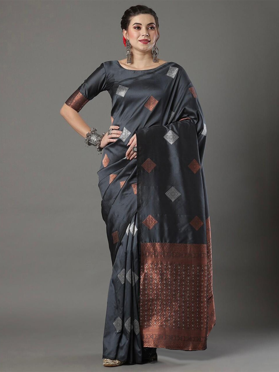 

SHIJILA Ethnic Motifs Woven Design Zari Kanjeevaram Saree, Grey