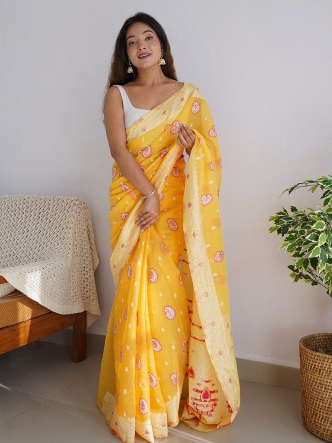 

SHIJILA Yellow & White Woven Design Silk Cotton Saree