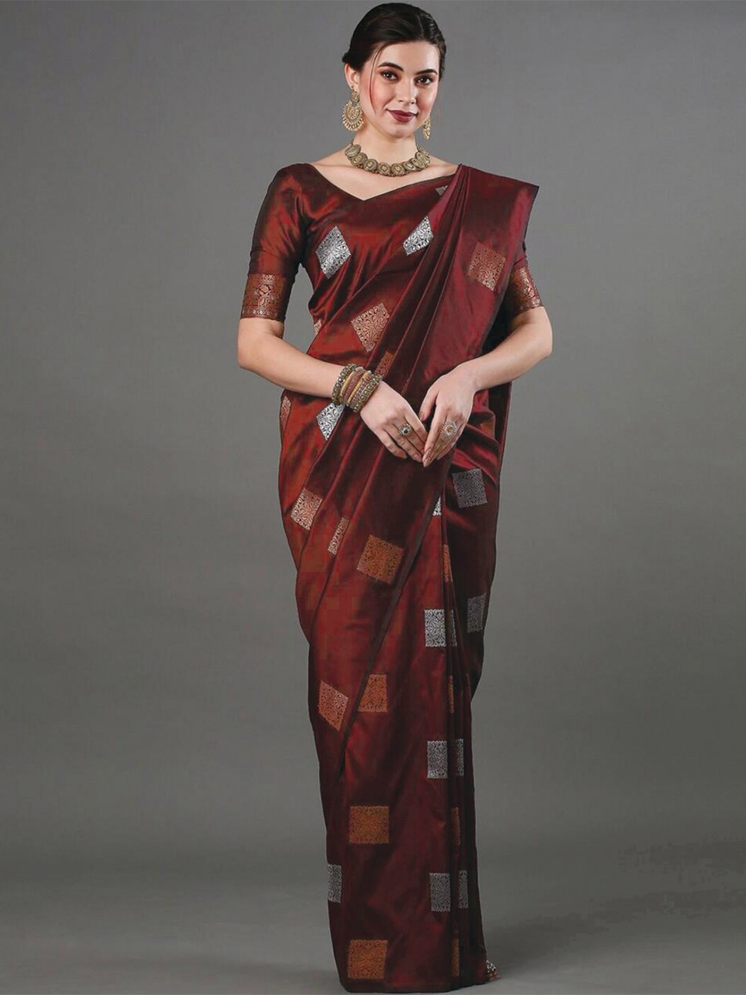 

SHIJILA Maroon & Gold-Toned Woven Design Zari Kanjeevaram Saree