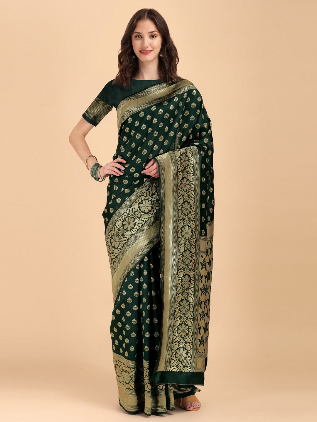 

SHIJILA Green & Gold-Toned Woven Design Zari Kanjeevaram Saree