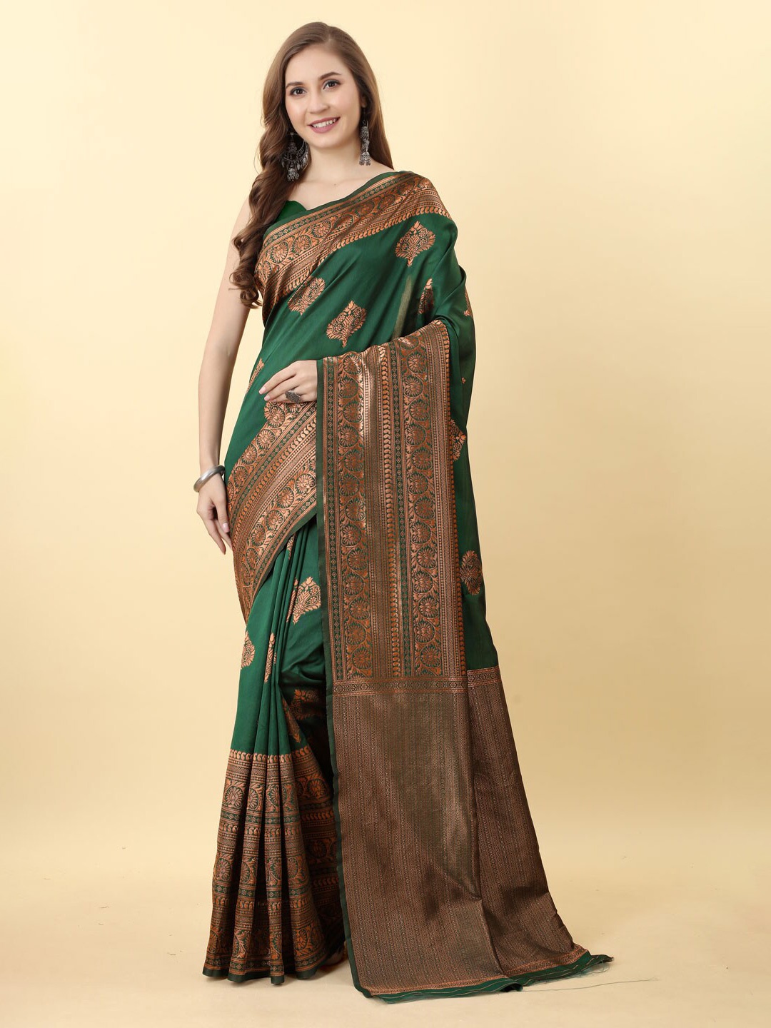 

SHIJILA Ethnic Motifs Woven Design Zari Kanjeevaram Saree, Green